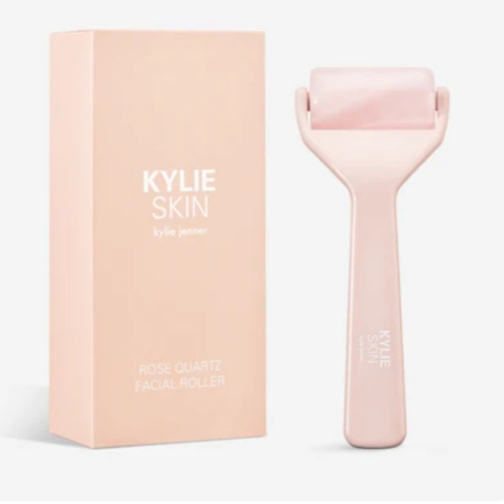 Kylie Cosmetics Rose 🌹 Quartz Roller